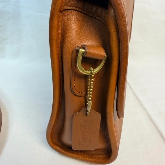 Coach Vintage Court Bag 9870 British Tan Original Hangtag Crossbody USA - Picture 4 of 16